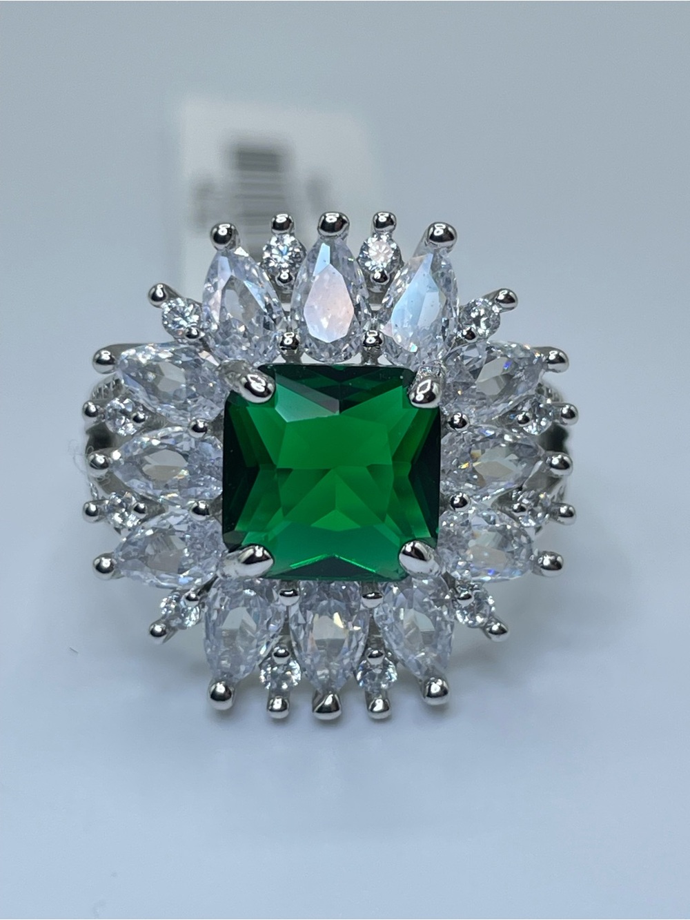 Swarovski Crystal Elements Emerald Green Crystal Halo Art Deco Ring Size 6